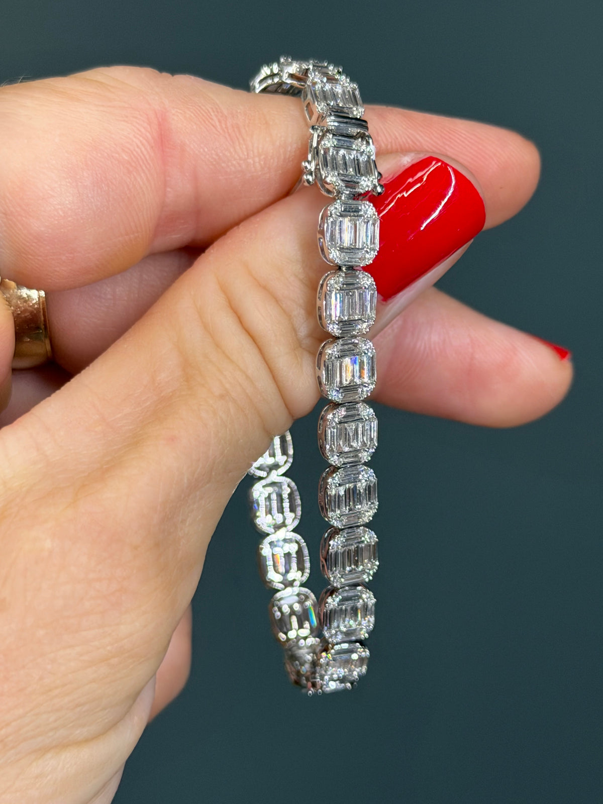 Natural Emerald-Cut Diamond Tennis Bracelet