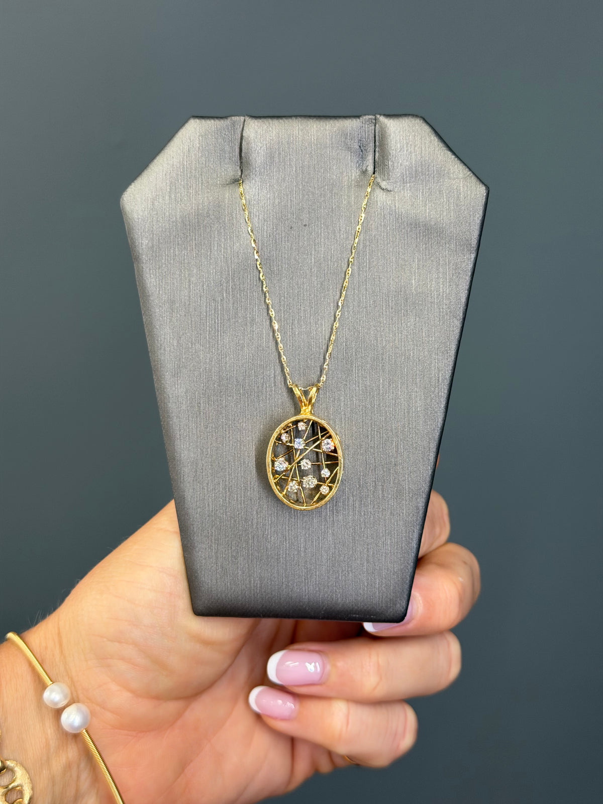 Openwork 18k Yellow Gold and Natural Diamond Pendant Necklace