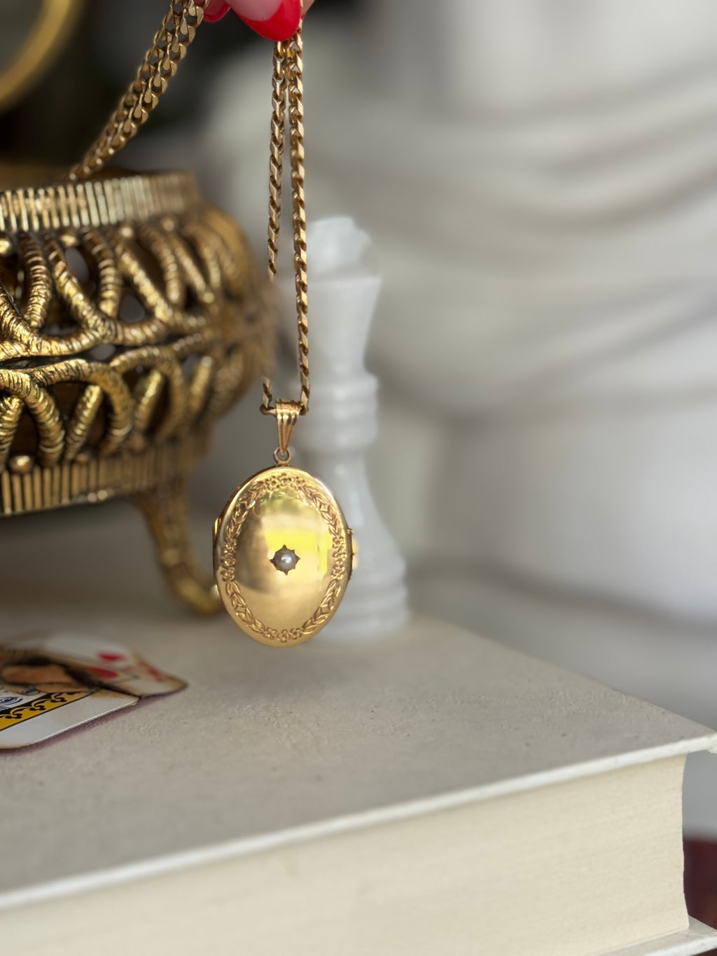 Vintage 18k Yellow Gold & Pearl Set Locket