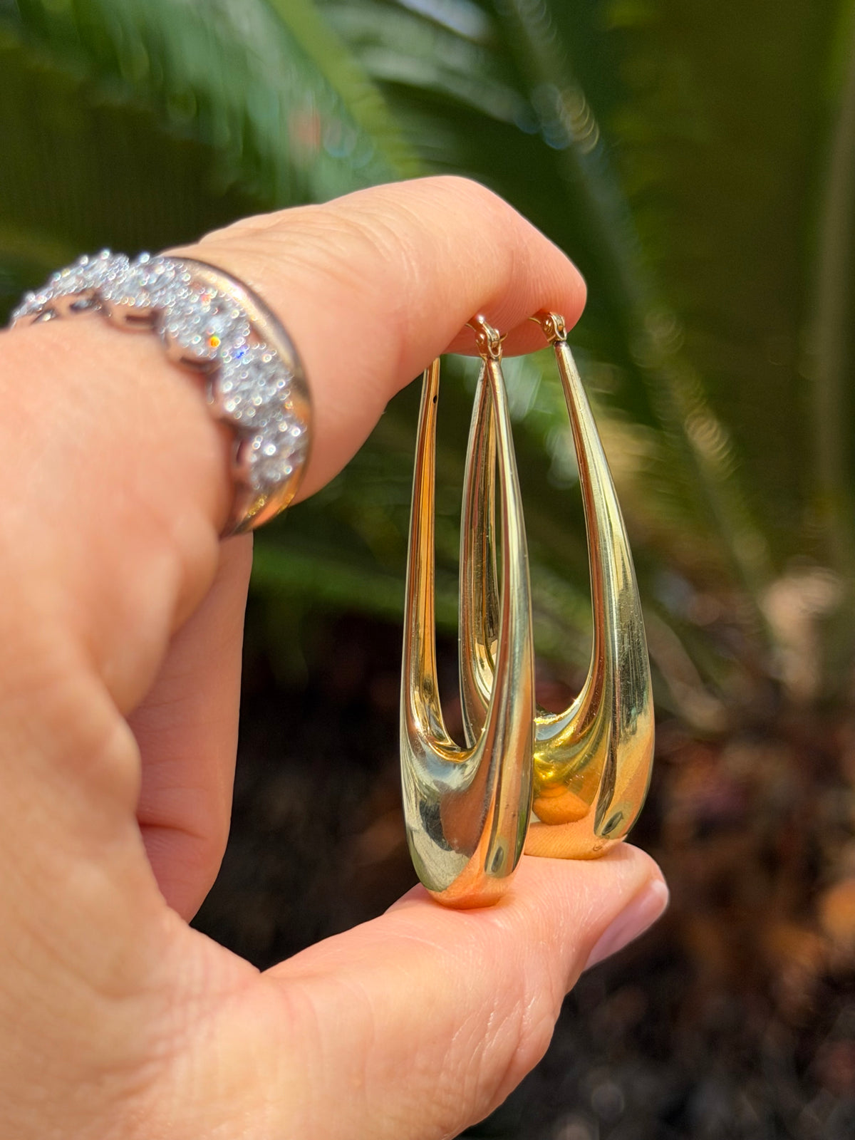 18k Vintage Italian Sculptural Oval Hoops