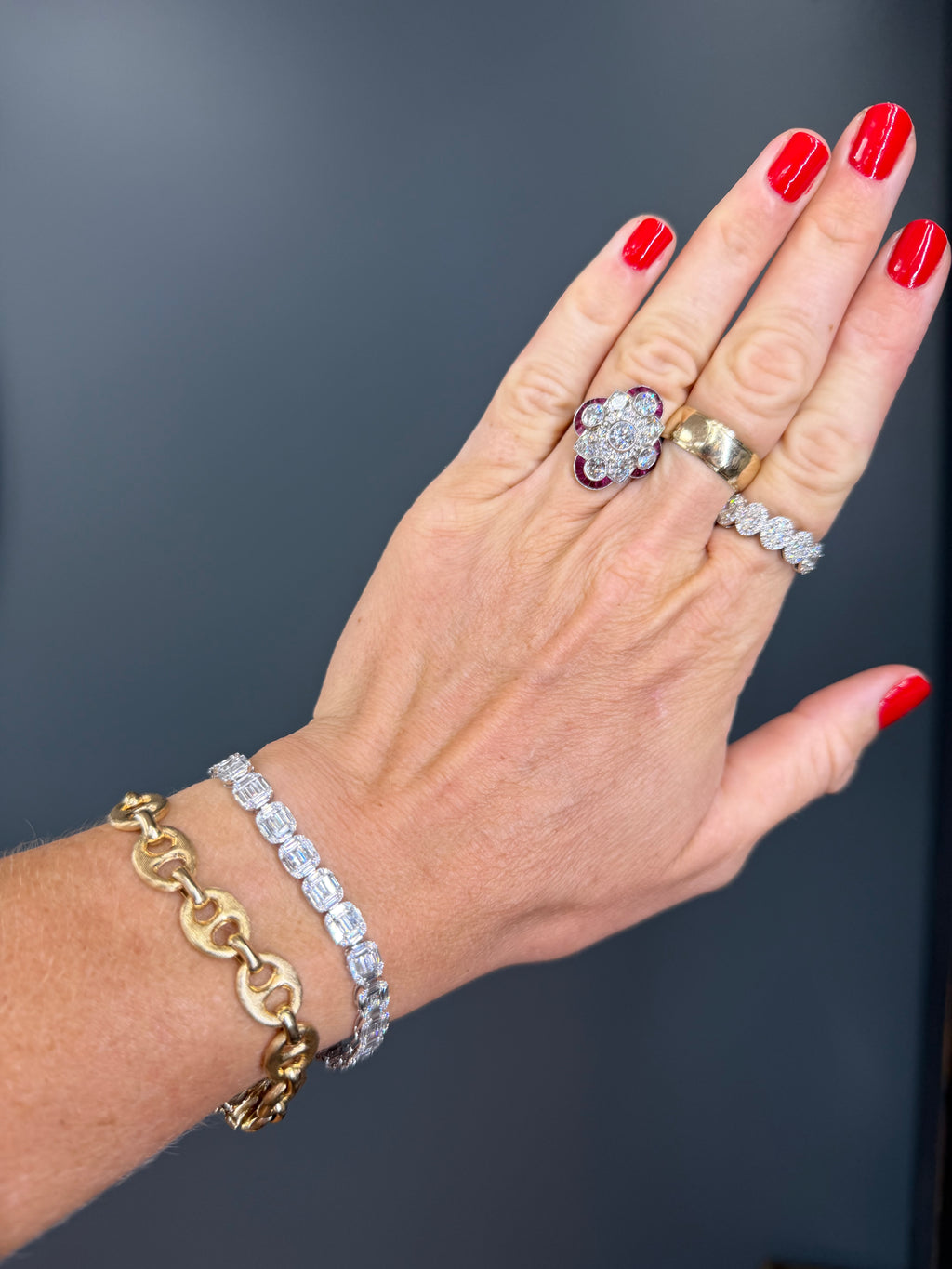 Natural Emerald-Cut Diamond Tennis Bracelet