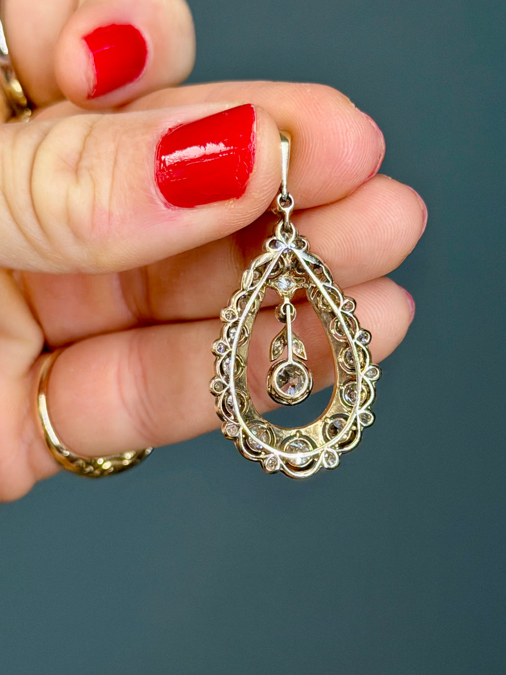 Belle Époque Teardrop Pendant