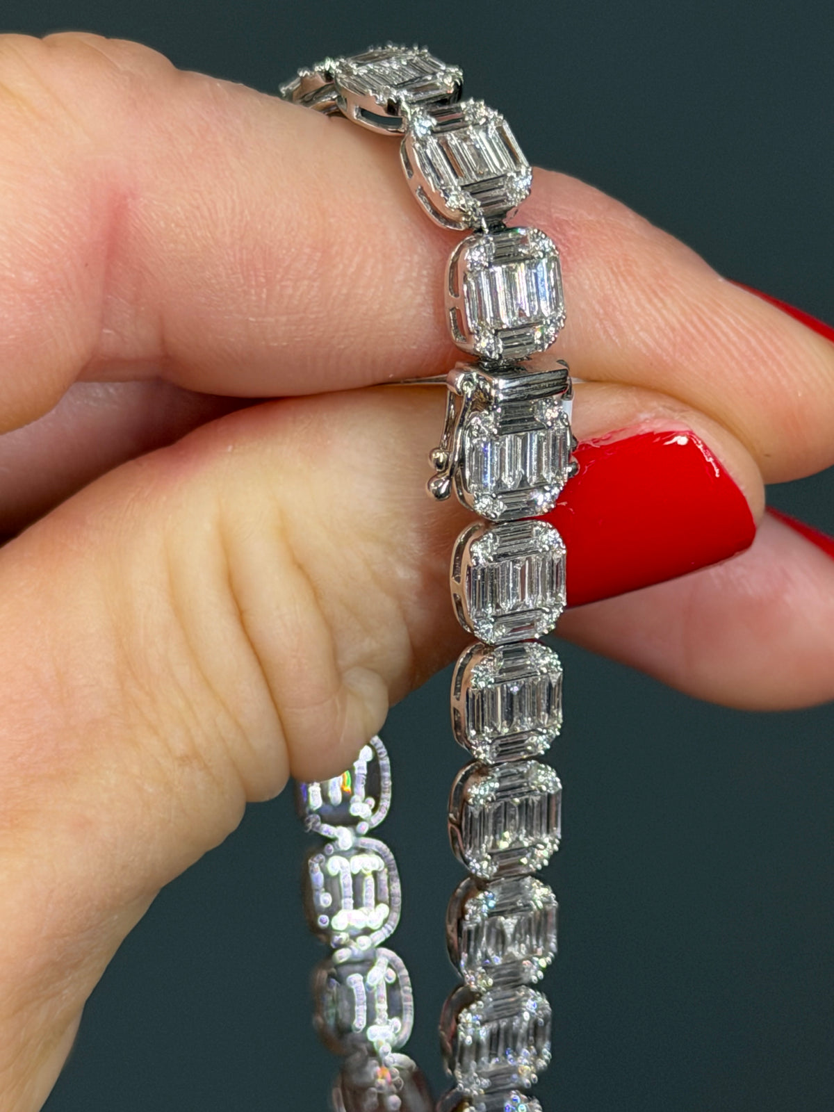 Natural Emerald-Cut Diamond Tennis Bracelet