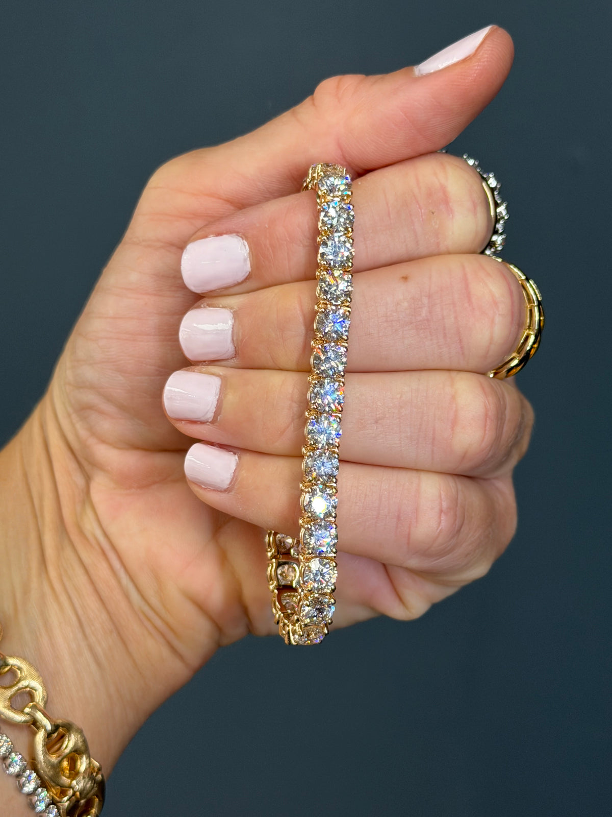 Exquisite Natural Diamond Tennis Bracelet 21.85 cttw 14k yellow gold