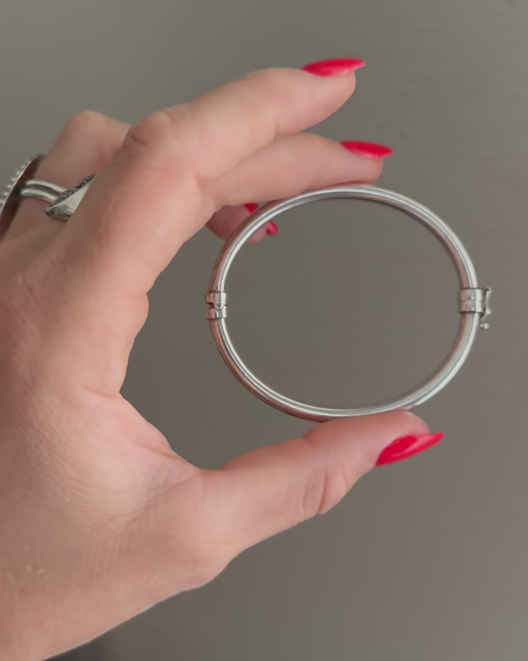 Vintage .925 Sterling Silver Hinge Bangle